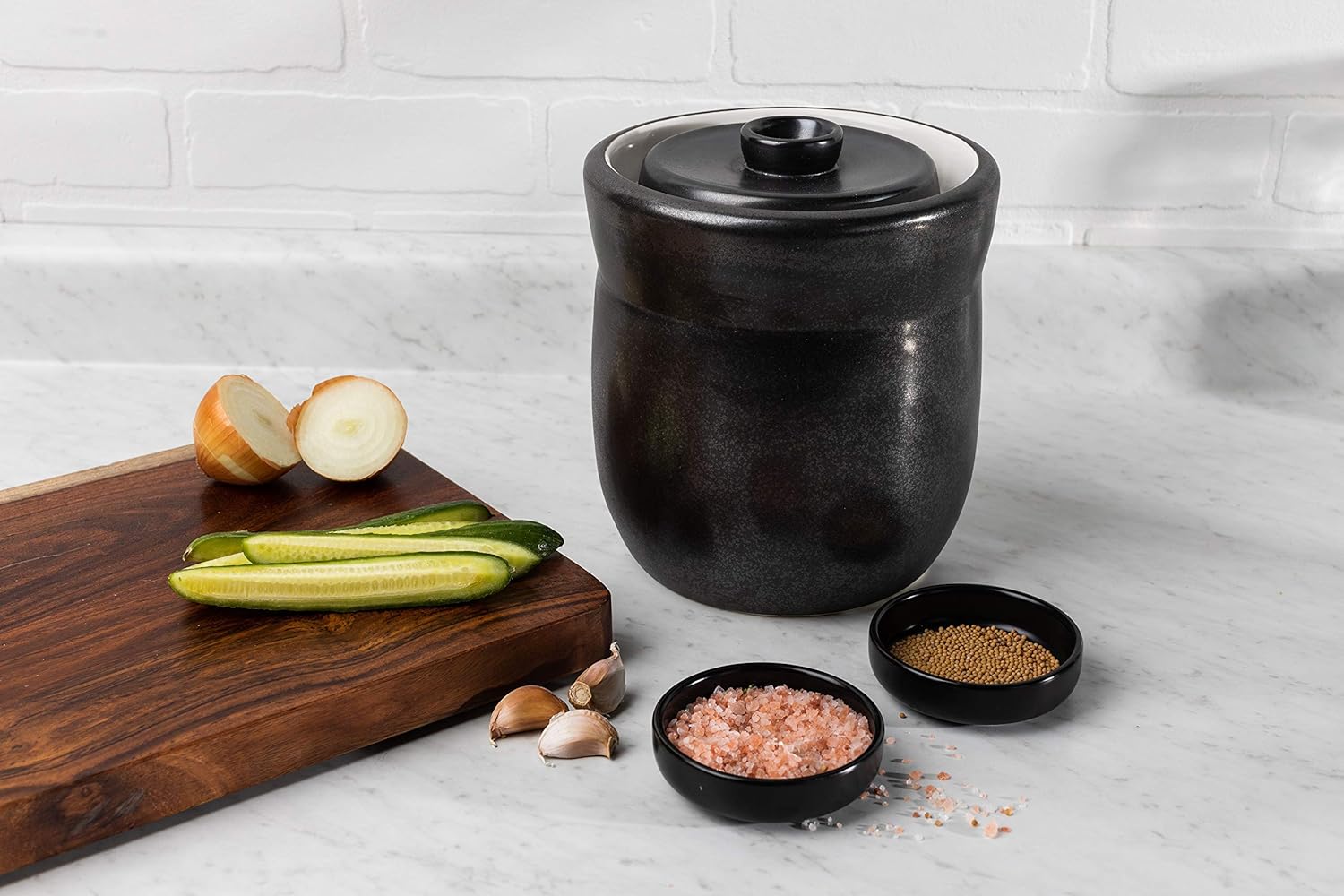TOMO Fermentation Crock with Weights - Ceramic Sauerkraut Pickling Crock - Stoneware Kombucha Brewing (3L)